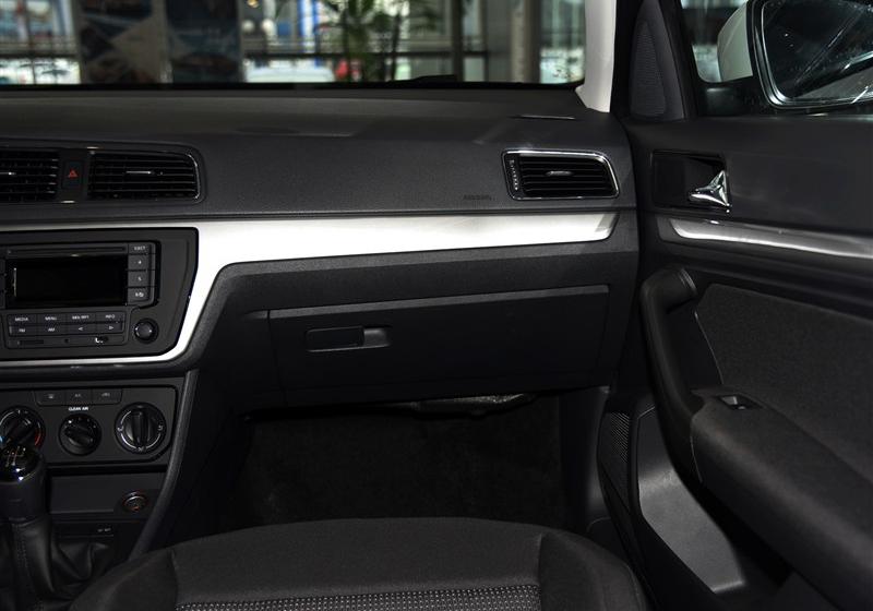 2015款 1.6L 手动风尚版