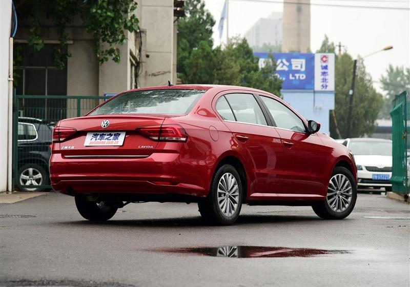 2015款 1.6L 自动豪华版