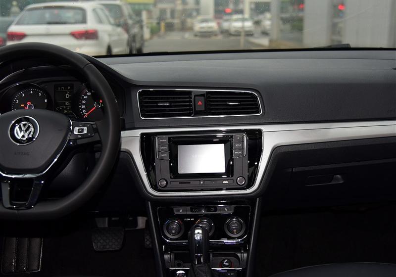 2015款 1.6L 自动豪华版