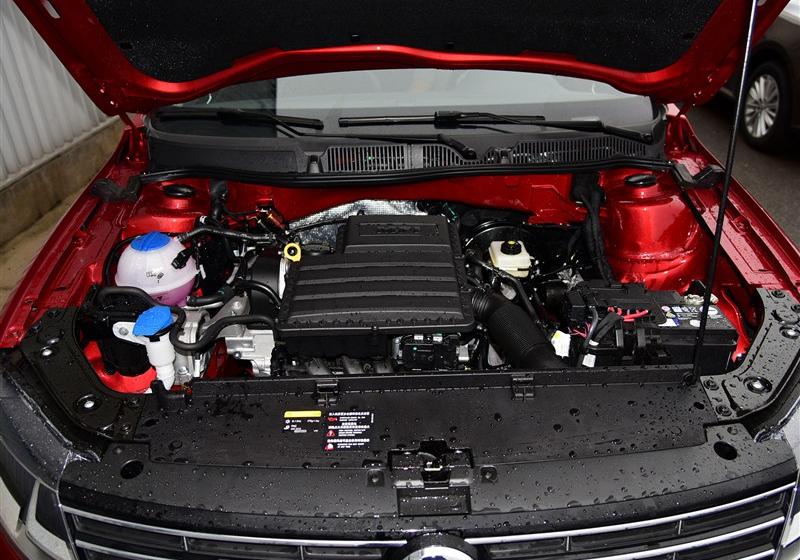 2015款 1.6L 自动豪华版