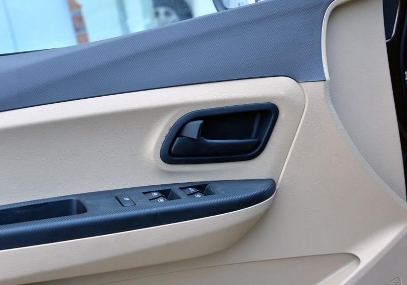 2015款 1.5L S1 标准型