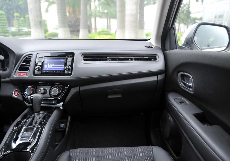 2016款 1.8L CVT两驱先锋型