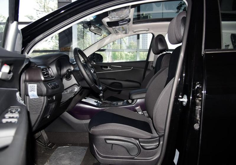 2015款 索兰托L 2.4L GDI 汽油4WD运动版 7座