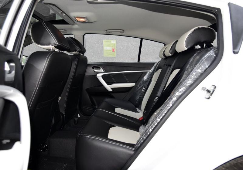 2015款 两厢RS 1.5L 手动向上版