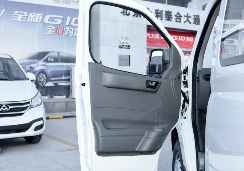 2016款 2.5T手动傲运通国V短轴中顶6座