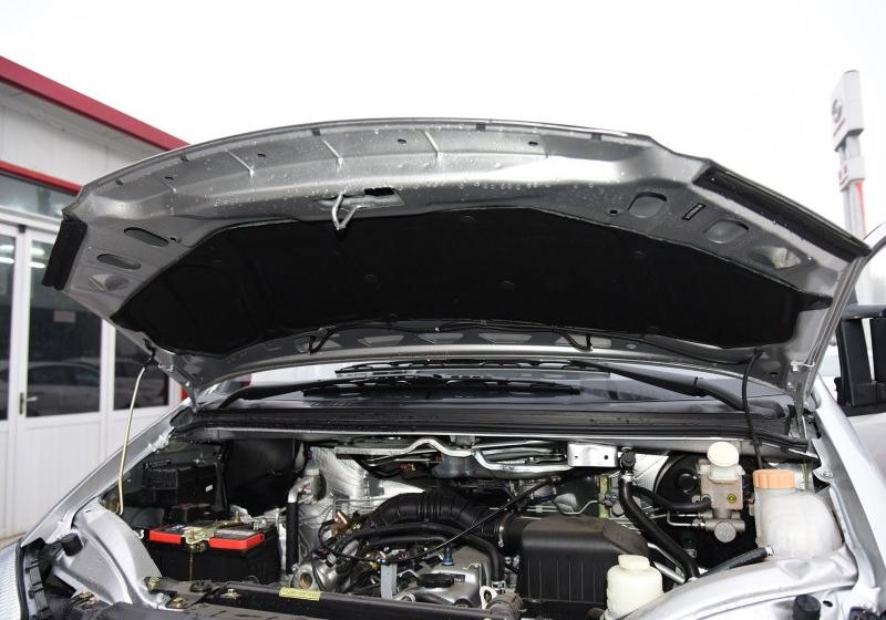 2017款 M3L 1.6L 9座豪华型