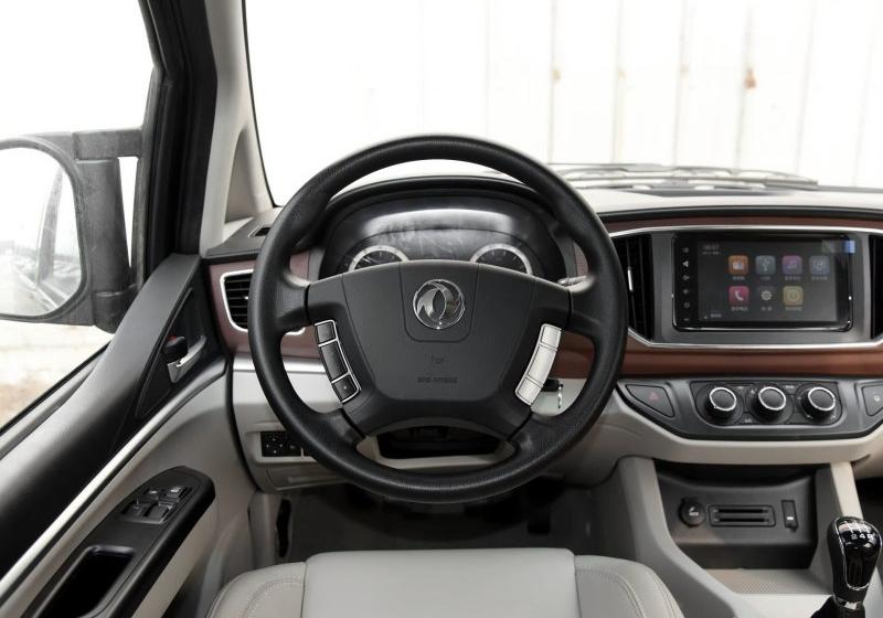 2017款 M5 1.6L 豪华型