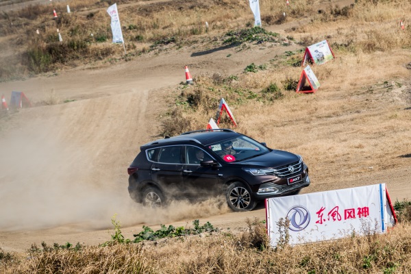 这台大空间、强动力SUV 带你开启春节假期旅游模式
