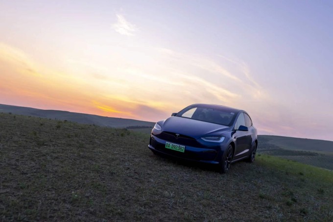 特斯拉 model x 2.jpg