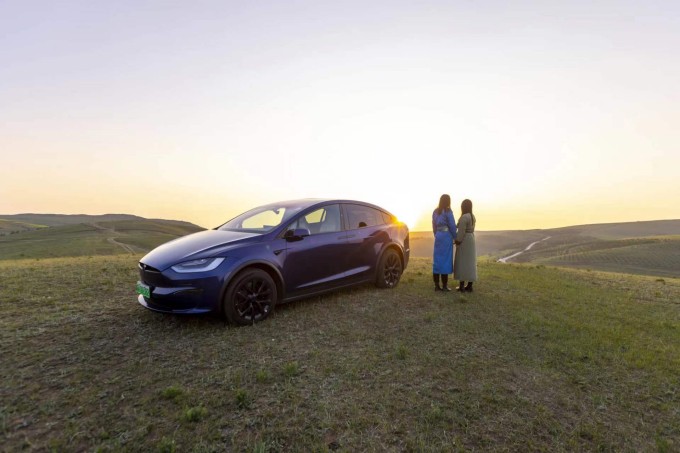 特斯拉 model x 4.jpg